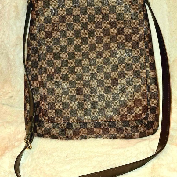LOuis Vuitton Damier sling bag - Picture 2 of 12